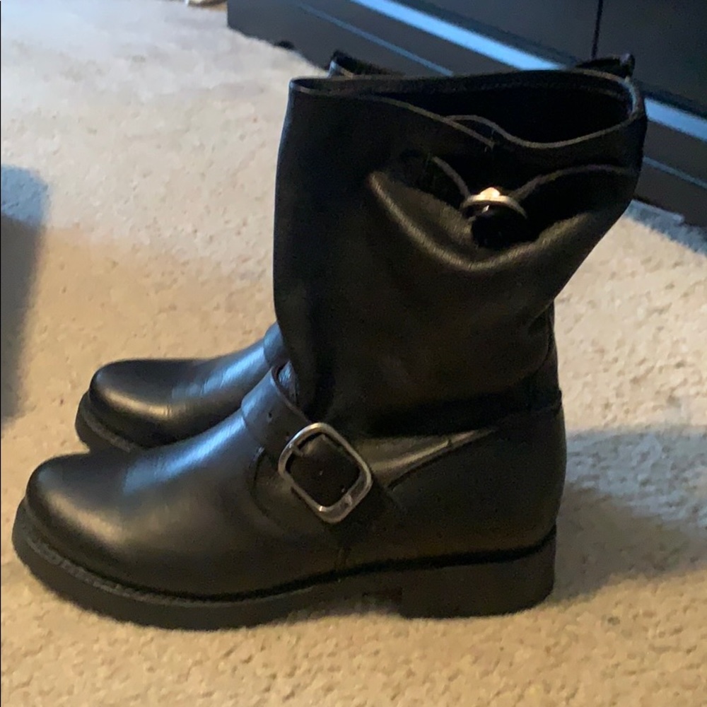 Frye Veronica short boot